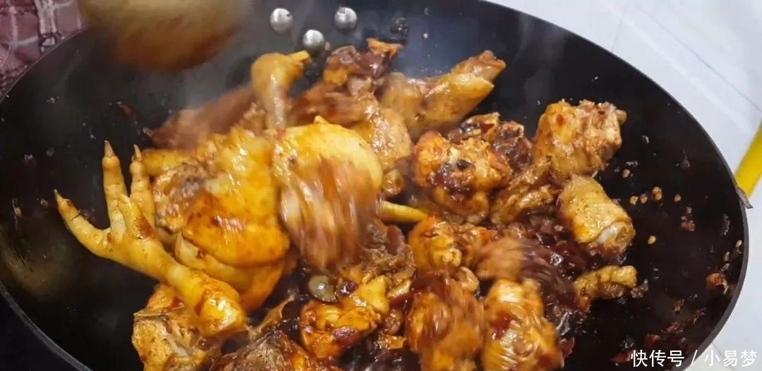 鸡肉这样做才好吃，掌握这个秘诀，一顿多吃两碗饭，一锅都不够吃