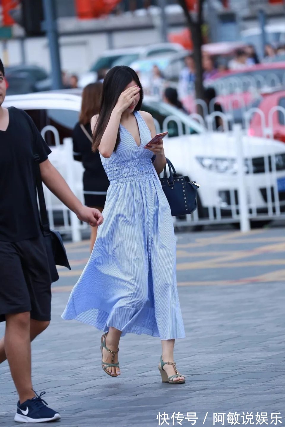 连衣裙 蓝色连衣裙,雾远没有散尽,给你支一小舟