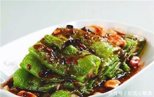 鸡肉炖粉条、虎皮尖椒、啤酒酱香鸡翅,可以作为三餐的搭配哦