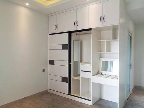 电视墙|花30万装修,进门我就蒙了,“黑白搭配”很大气,电视墙最好了