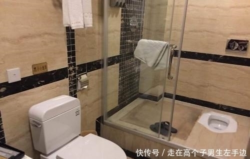 房子|卫生间不要装马桶了，如今都流行在淋浴房这样做，太实用了
