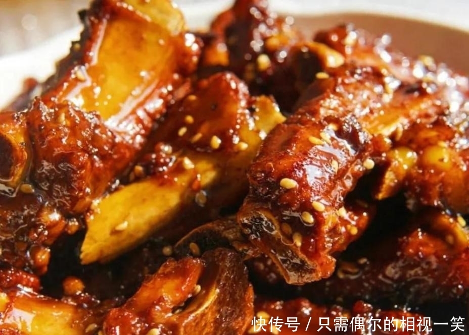  自己做年夜饭让父母放心，5个硬菜花费不到200，一个人也能过体面