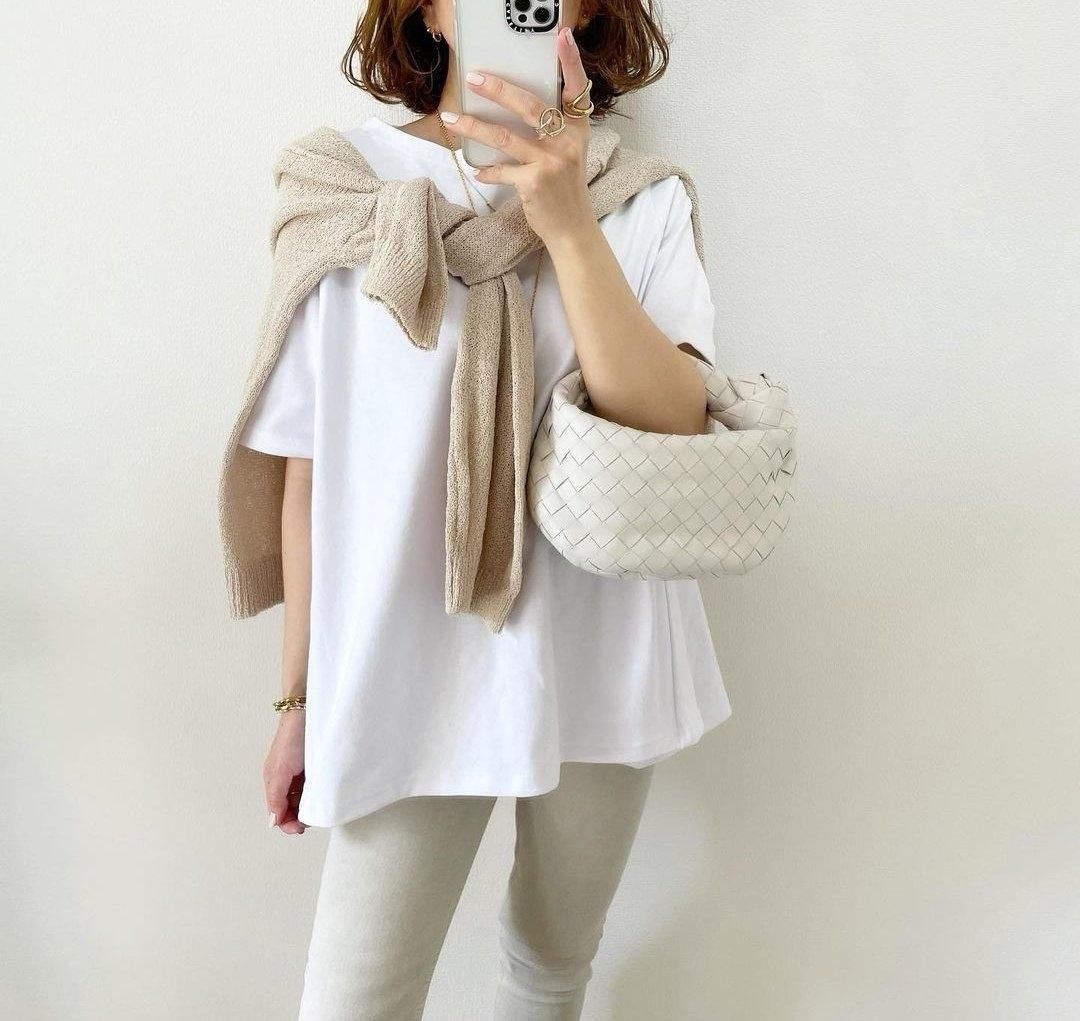 毛衣|夏日叠穿朝谁看齐？除了这位博主姐姐，其他人的穿法都不接地气