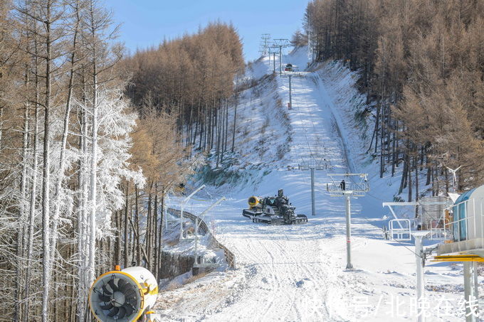 滑雪|“雪飞燕”开始搭建临时建筑，延庆赛区将成为中国滑雪胜地