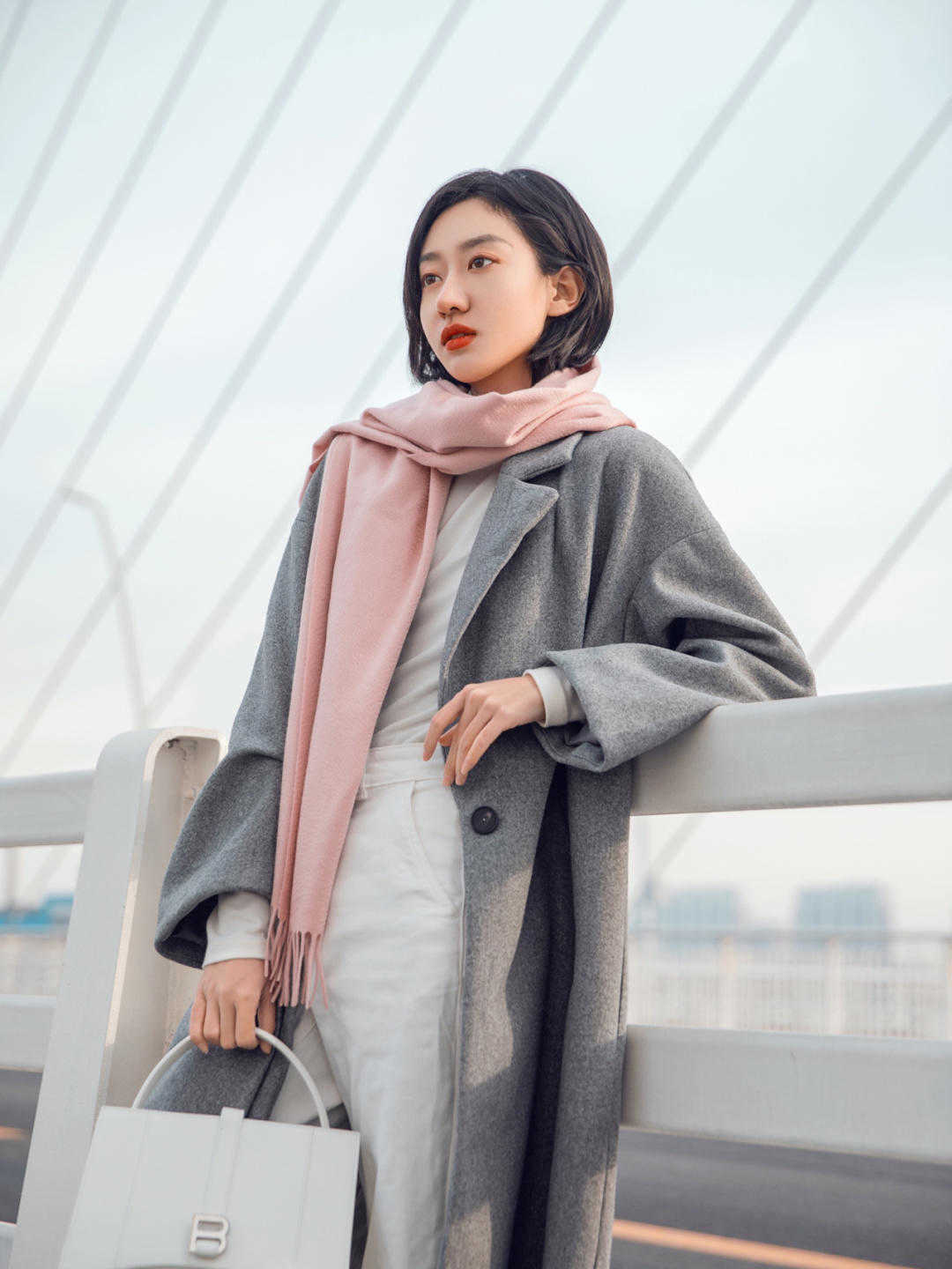 日系|年不止流行黑白灰,还有雾霾的大衣,绝对依旧火热,而且显白又高级