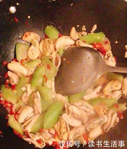 土豆茄子都不如“它”,美容养颜,小孩吃了健脑,才1块5一斤!