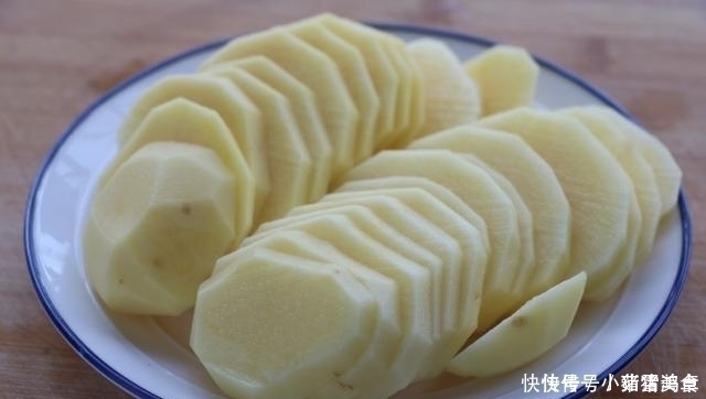 自从学会土豆新吃法,土豆再也不炖了,女儿一口一个停不下来
