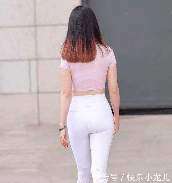 小姐姐 白色瑜伽裤不仅考验小姐姐的身材,还考验小姐姐的胆量,你敢穿吗