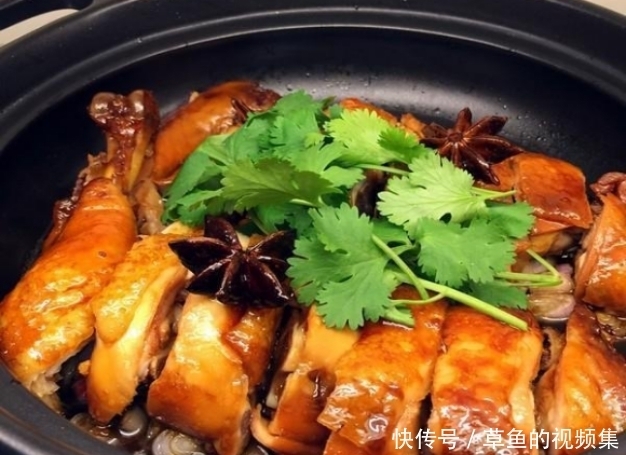 美食推荐:黑木耳养颜汤、凤梨排骨、腊味饭、砂锅豉油鸡的做法