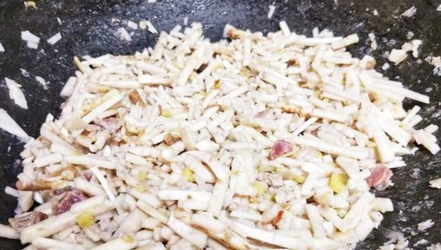 懒人版自制芋头糕，比在外面买的更好吃更健康