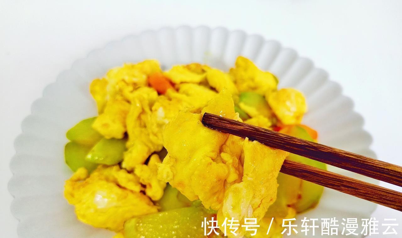 胡萝卜片|八月到了,这蔬菜遇见别错过,和鸡蛋是绝配,香嫩入味特下饭