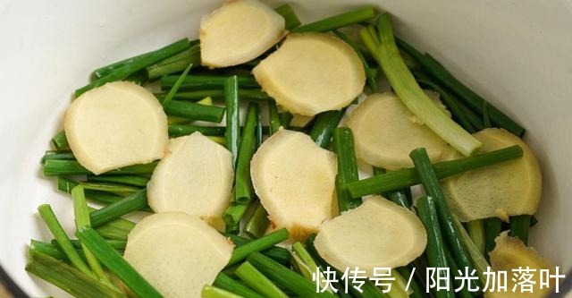 不放一滴油盐酱醋的懒人版东坡肉,入口即化,醇香鲜美,回味无穷!