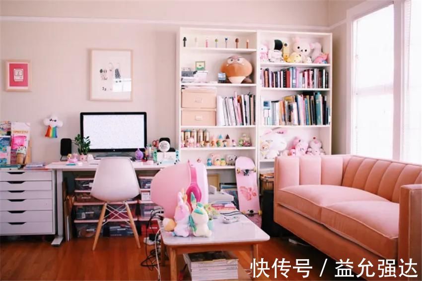 浴帘|她住在52㎡小房子里，装修色彩丰富又可爱，彩虹浴帘太少女心！