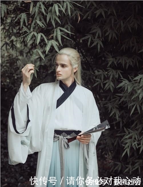 帅哥 外国帅哥因喜欢穿汉服走红,俊美飘逸,网友:感觉哪里怪怪的?