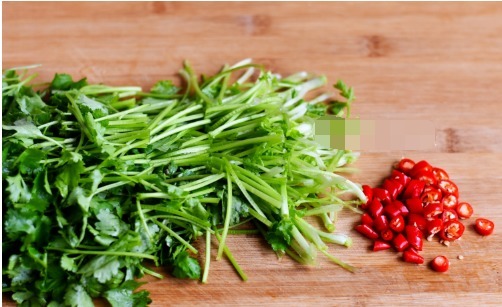 我家|我家过年必吃的一道凉拌菜,一切一拌2分钟做好,开胃下饭解油腻