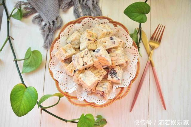 网红雪花酥了解一下!又香又脆,几分钟就能学会,过年串门就带它