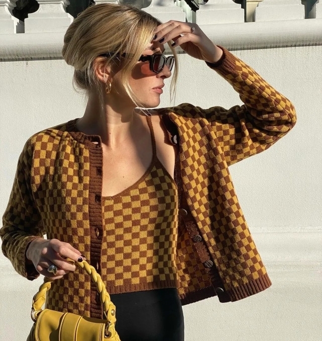 针织开衫过时?这三款简直不要太时髦