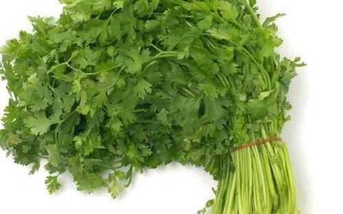 香菜|人到中年想长寿,不妨坚持吃四种食物,淡化皱纹、好处多多