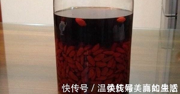 夏秋季|钓鲤鱼最好的饵料不在渔具店,而在菜市场,这三样东西混合就行