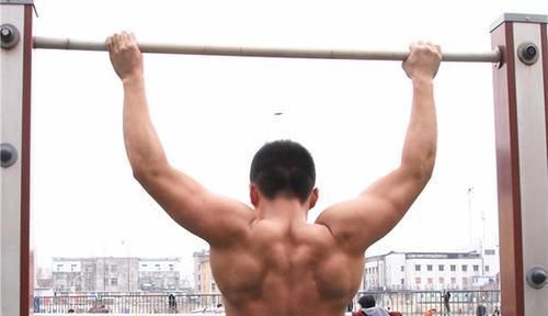 刮胡子|体内雄性激素充足的男人，大多有5个特征，占一个，值得恭贺