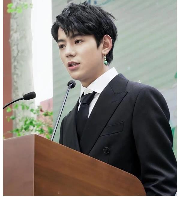 中餐厅5|《中餐厅5》官宣:龚俊丁真入驻,黄晓明店长,华为公主成热议