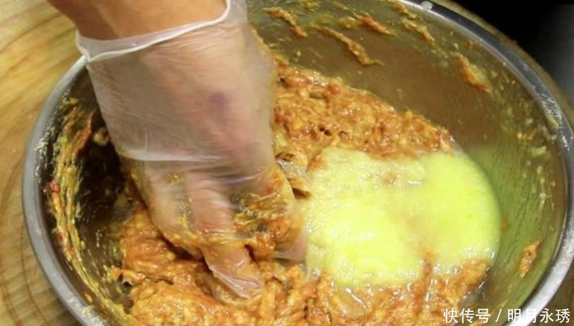 饺子馅|做饺子馅最不该放的调料是它！多数人经常放，难怪饺子难吃不鲜香