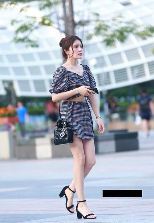 路人街拍小仙女这样的骨感身材,凡人只有羡慕的份啦