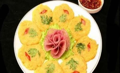 美食精选：葱香鱿鱼须，黄豆炖猪皮，剁椒肉碎鲜茄子，煎土豆饼的做法