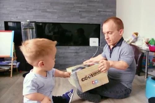 矮人|侏儒夫妻生下二宝,这段爱情童话证明:世界没有矮人这一说法