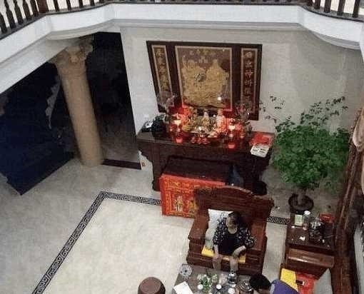 舅舅|舅舅花180万盖的四层别墅，全村人都羡慕的不得了，我无话可说