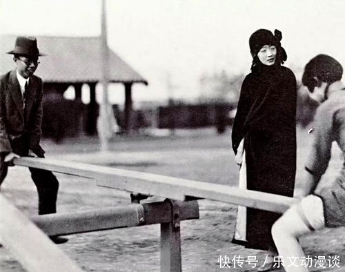 出狱|溥仪出狱后,去看望还在世的太监,太监是咋称呼他的?