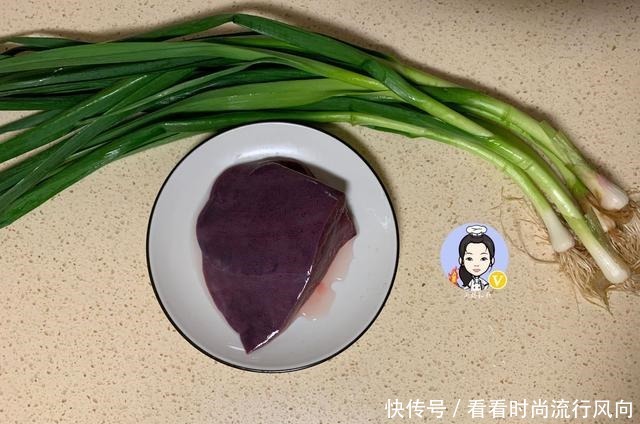 炒猪肝时，别直接下油锅，多加这一步，去除毒素，又嫩又滑还不腥