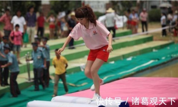 男生女生向前冲|中国“最长寿”的4大综艺，快本排名第2，第1已播出30年了