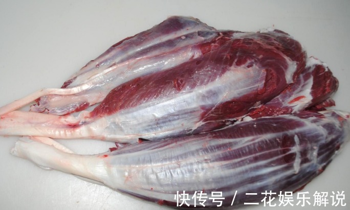 卤牛肉时,一定不要放它!放了它这锅就毁了,难怪牛肉发柴有怪味