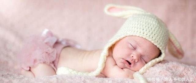 儿科医生|宝宝睡觉时这3个动作,可能是身体缺钙的信号,妈妈们要重视