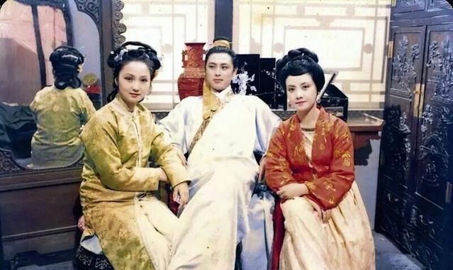 管家$明知为人作嫁,却依然拼尽全力,她是《红楼梦》中最“傻”的女子