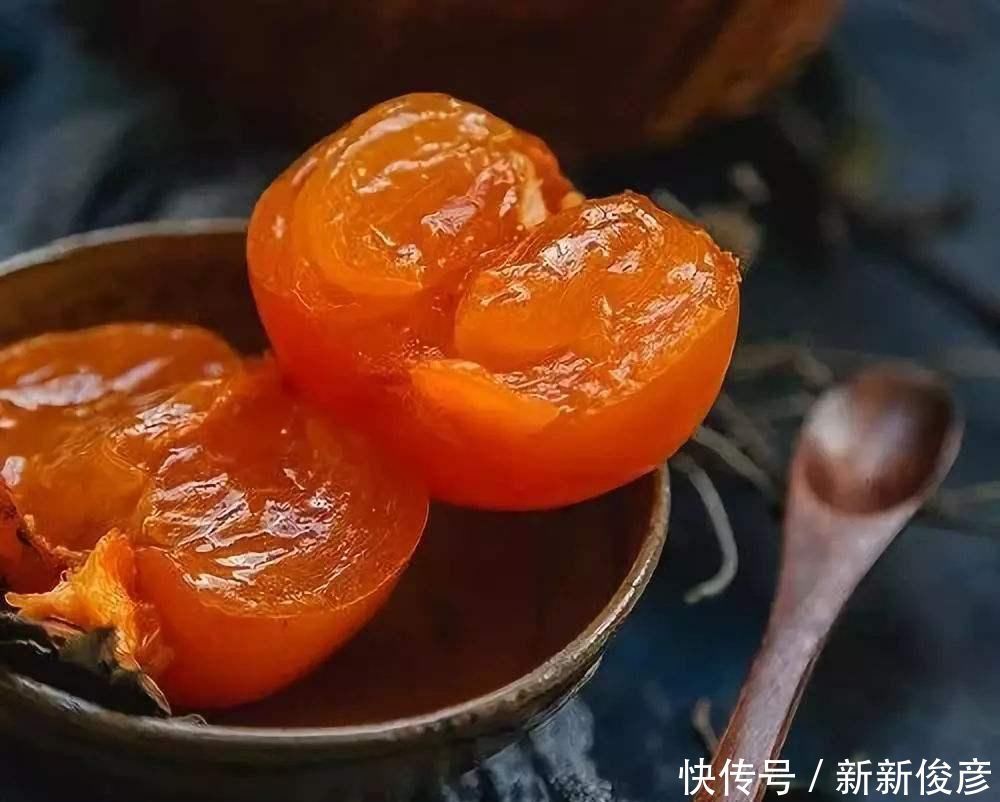 老话说一个柿子十副药,柿子的4个益处,吃了才知道