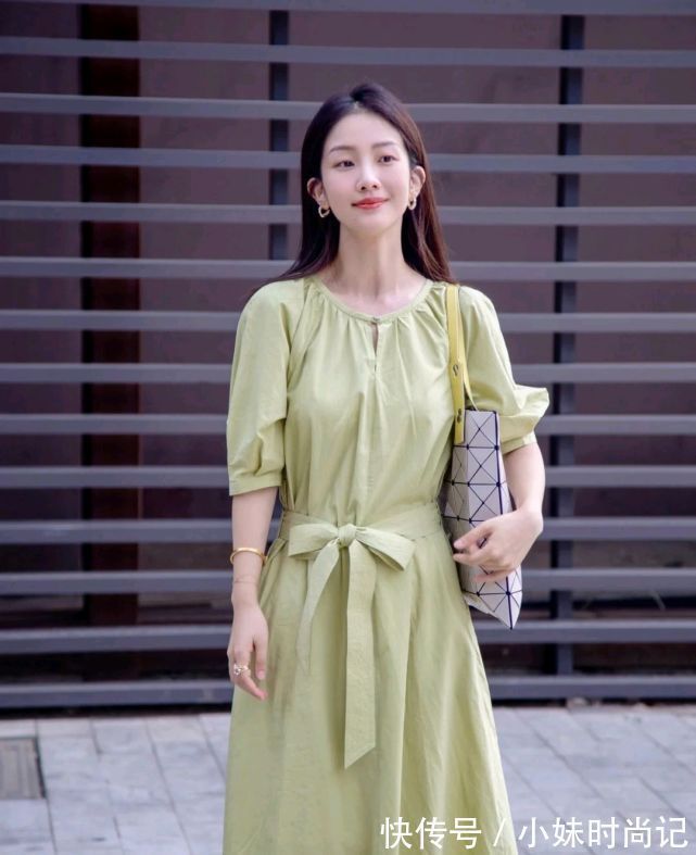 半身裙|早秋穿什么才好看?简约温柔的穿搭就很不错,减龄又有气质