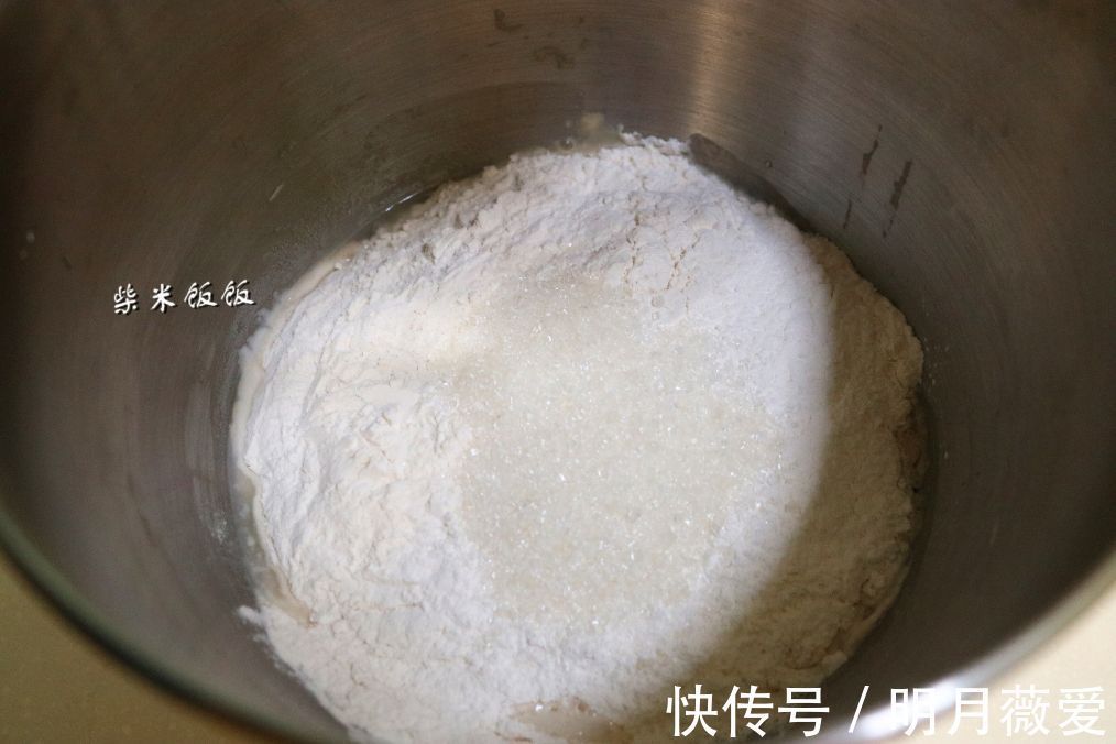 面团|1碗面粉,2个鸡蛋,做成的小饼外酥里软,比面包还好吃