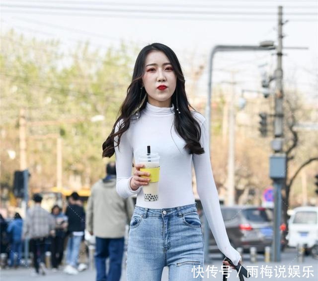 希望造型能变得更加漂亮,少不了精致的穿搭修饰