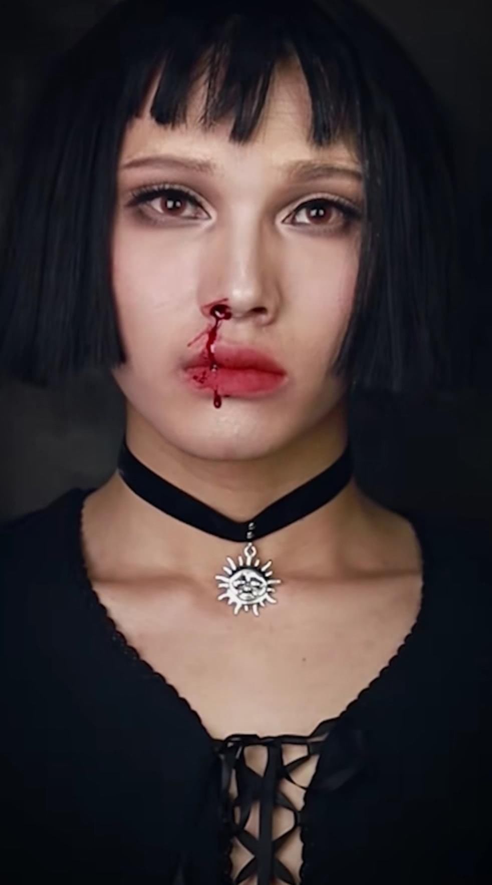 小哥哥画“这个杀手不太冷”小女孩仿妆,身材引争议,成品美到流鼻血