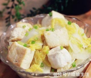 豆腐块儿|白菜炖豆腐,不要直接下锅炖!学会一招,汤汁香浓,嫩滑好吃