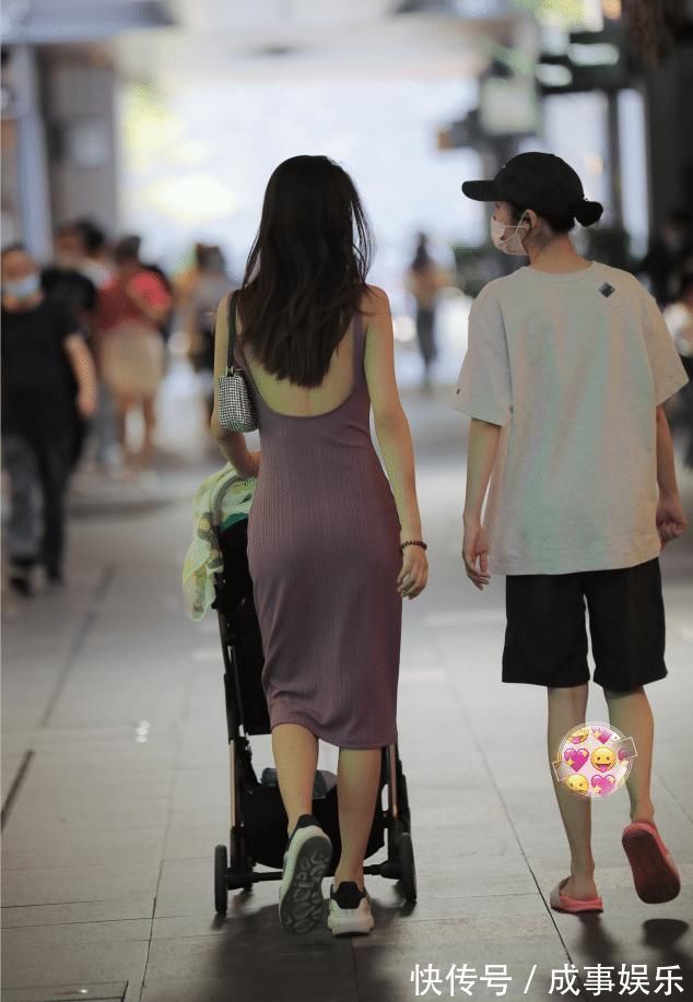 穿搭 气死老公穿搭系列，美女穿着“睡裙”就出门了
