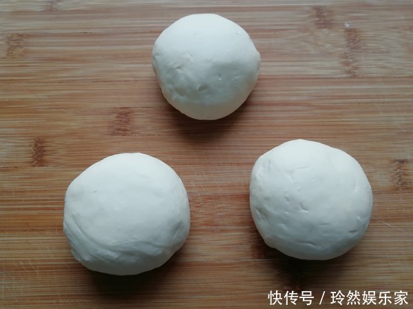 想吃柔软早餐饼,不用开水烫面,也不用加鸡蛋,教您最简单的方法
