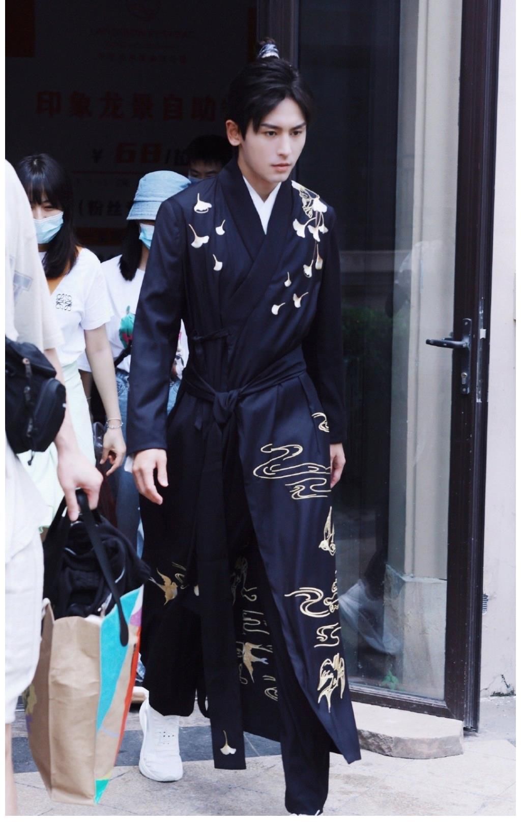 李易峰|《最后的赢家》路透来了！嘉宾们的超高颜值加考究的服装，真期待