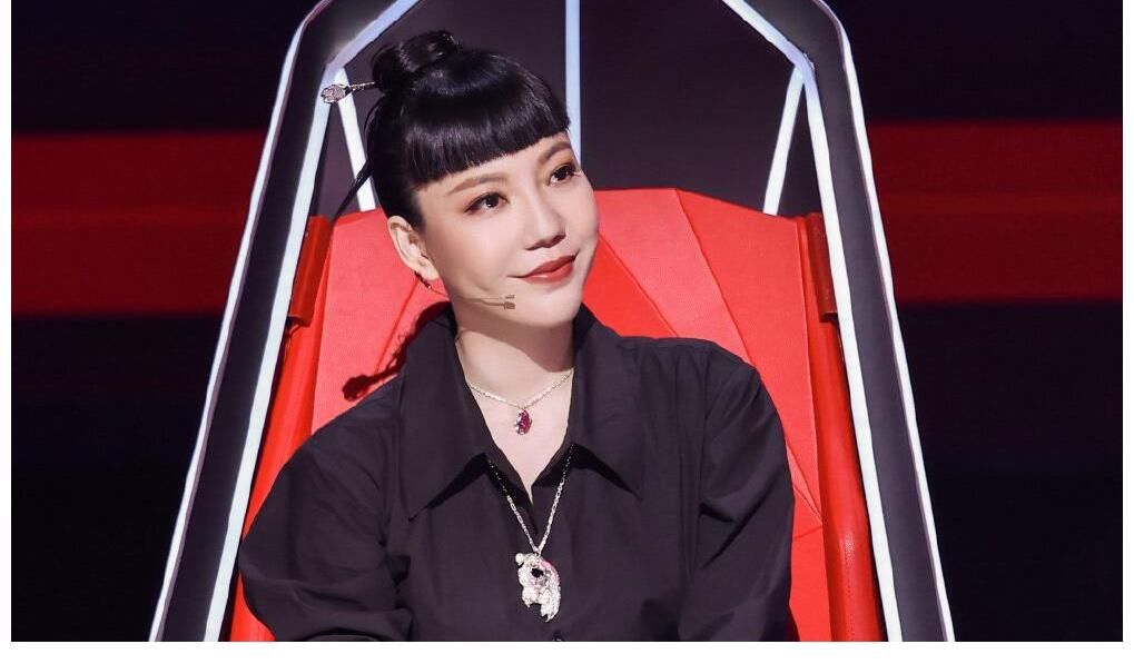 助教|汪峰的問題問出了觀眾的心聲，黃霄雲的“搖頭回應”令人尷尬