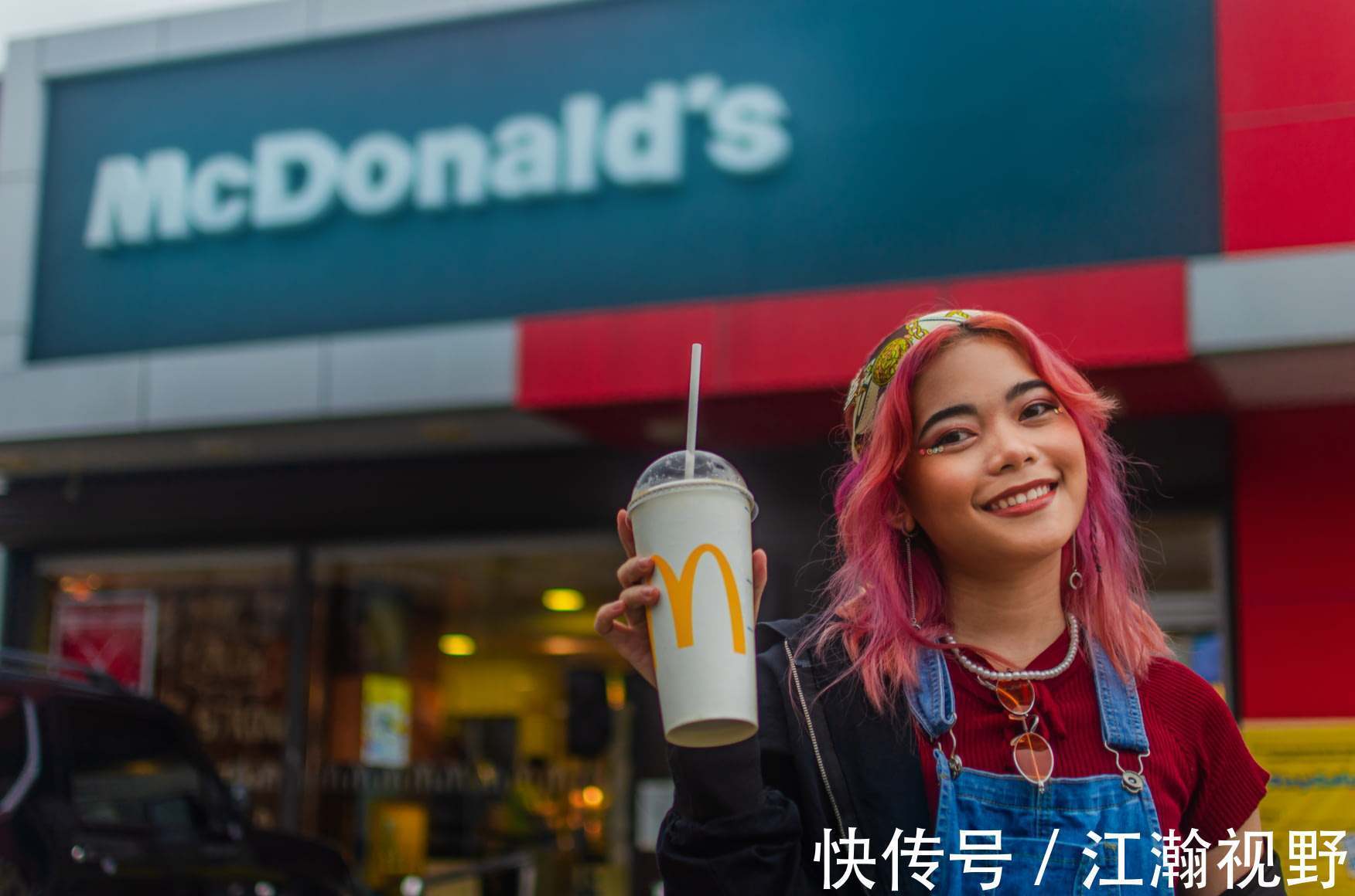 肯德基|推香菜新地、大盘鸡汉堡,悄咪涨价的麦当劳到底要闹哪般?