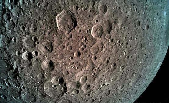 月球上的巨石在移动,科学家怀疑其背后有推力,无人知道那是什么