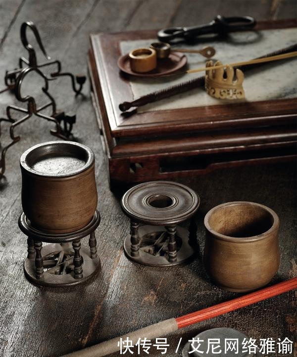  斗败|王世襄为斗败名家的蟋蟀，他在野外，用一招竟抓住了黑“将军”