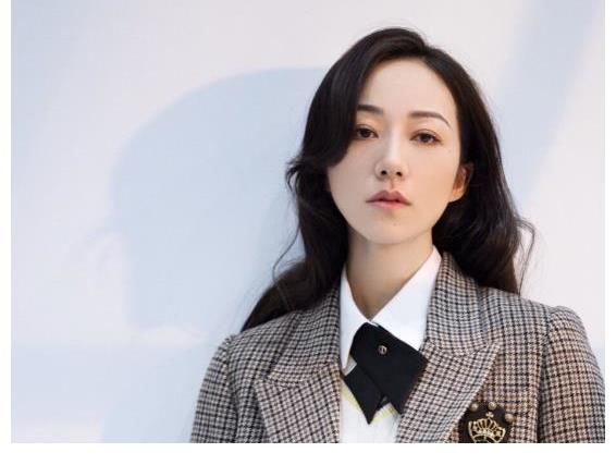 能身兼六职，上节目却成首个被停播导演，梁龙的“尴尬”谁负责？